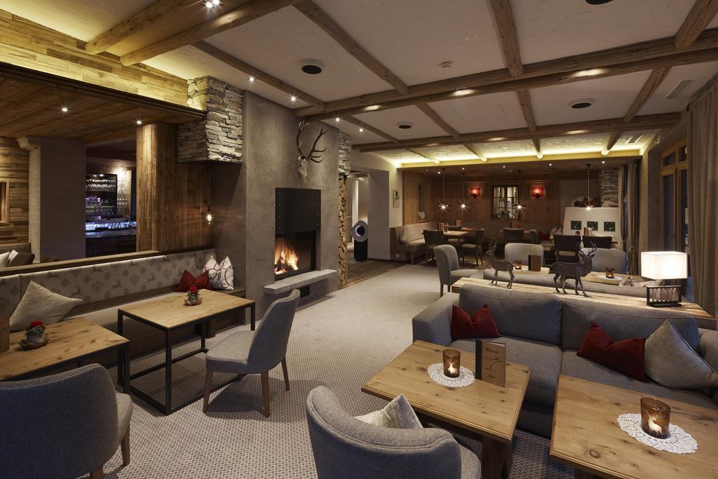 Almhotel Told 그란 외부 사진